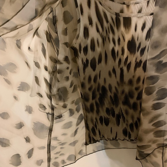 NICOLA Top, 2 pieces, attached cami and lightweight, sheer open front cover up - Picture 5 of 16